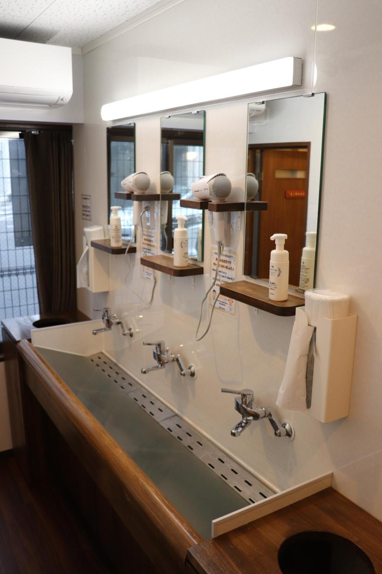 Jam Hostel Hakata Station Front Фукуока Экстерьер фото